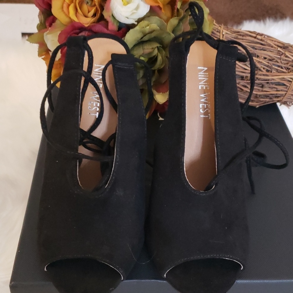 Shoes - Picture 2 of 3